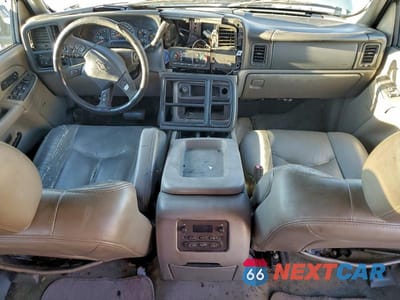 Zdjęcie 8 z 12 samochodu: 2005 CHEVROLET SUBURBAN C1500 VIN:3GNEC16Z15G253525 - miniatura