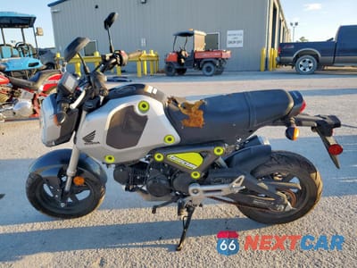 Trzecie zdjęcie samochodu z tyłu: 2023 HONDA GROM 125 VIN:MLHJC9215P5105164 - miniatura