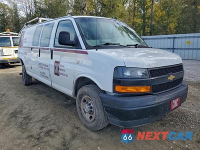 Czwarte zdjęcie samochodu z boku: 2023 CHEVROLET EXPRESS G3500 VIN:1GCZGHFPXP1221728 - miniatura