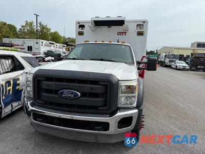 Piąte zdjęcie samochodu w środku: 2012 FORD F550 SUPER DUTY VIN:1FDUF5HTXCEC83845 - miniatura