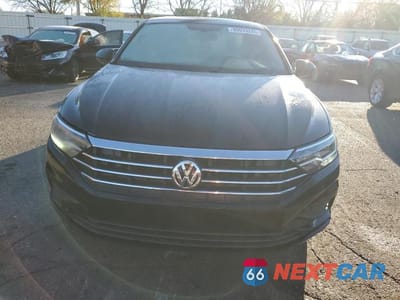 Piąte zdjęcie samochodu w środku: 2019 VOLKSWAGEN JETTA S VIN:3VWCB7BU5KM192352 - miniatura