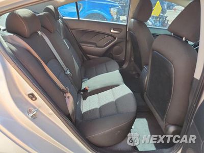 Zdjęcie 10 z 12 samochodu: 2017 KIA FORTE LX VIN:3KPFK4A75HE120368 - miniatura