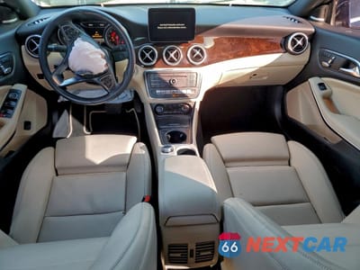 Zdjęcie 8 z 12 samochodu: 2018 MERCEDES-BENZ CLA 250 VIN:WDDSJ4EB1JN619997 - miniatura