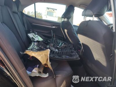 Zdjęcie 10 z 12 samochodu: 2018 TOYOTA CAMRY L VIN:4T1B11HK5JU140522 - miniatura
