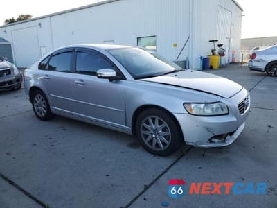 Czwarte zdjęcie samochodu z boku: 2009 VOLVO S40 2.4I VIN:YV1MS382392455679 - miniatura