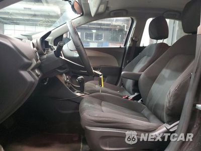Zdjęcie 7 z 12 samochodu: 2015 CHEVROLET SONIC LT VIN:1G1JC5SH1F4158076 - miniatura
