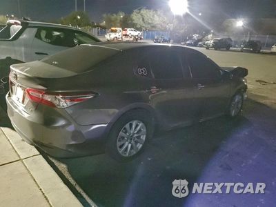 Trzecie zdjęcie samochodu z tyłu: 2018 TOYOTA CAMRY L VIN:4T1B11HK1JU108778 - miniatura