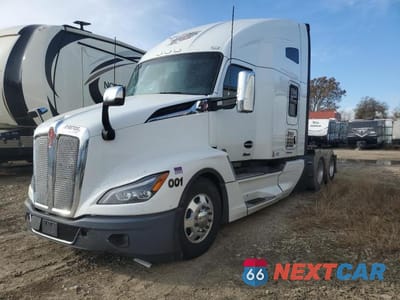 Drugie zdjęcie samochodu z przodu: 2023 KENWORTH T680 SEMI TRUCK VIN:1XKYD49X7PJ256627 - miniatura