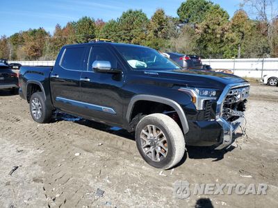 Czwarte zdjęcie samochodu z boku: 2026 TOYOTA TUNDRA CREWMAX PLATINUM VIN:5TFMC5DB4TX117237 - miniatura