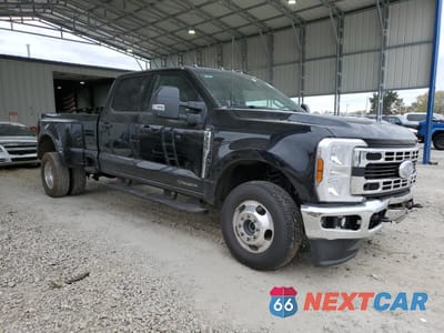 Czwarte zdjęcie samochodu z boku: 2025 FORD F350 SUPER DUTY VIN:1FT8W3DTXSED29236 - miniatura