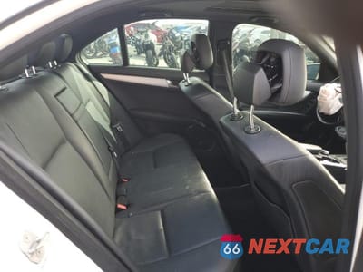 Zdjęcie 10 z 11 samochodu: 2010 MERCEDES-BENZ C 300 VIN:WDDGF5EB7AR128646 - miniatura