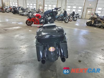 Czwarte zdjęcie samochodu z boku: 2018 HARLEY-DAVIDSON FLHXS STREET GLIDE SPECIAL VIN:1HD1KRC11JB613269 - miniatura