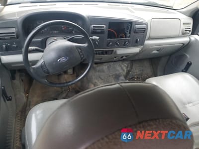 Zdjęcie 8 z 13 samochodu: 2006 FORD F350 SUPER DUTY VIN:1FDWW37P06EB42921 - miniatura