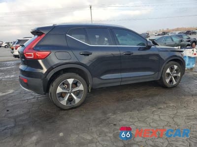 Trzecie zdjęcie samochodu z tyłu: 2023 VOLVO XC40 PLUS VIN:YV4L12UN1P2913003 - miniatura