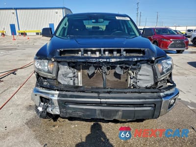 Piąte zdjęcie samochodu w środku: 2021 TOYOTA TUNDRA CREWMAX SR5 VIN:5TFEY5F14MX296939 - miniatura