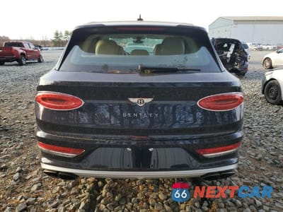 Zdjęcie 6 z 12 samochodu: 2023 BENTLEY BENTAYGA VIN:SJAHT2ZV7PC022219 - miniatura