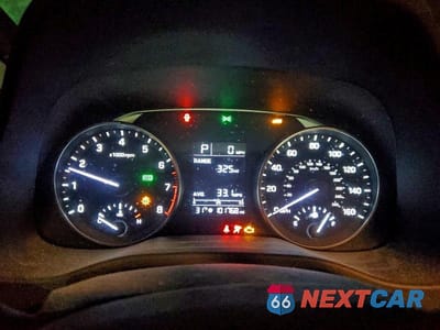 Zdjęcie 9 z 12 samochodu: 2018 HYUNDAI ELANTRA SE VIN:5NPD74LF3JH331860 - miniatura
