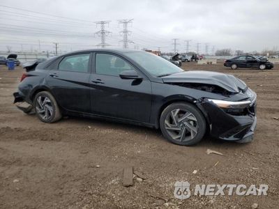 Czwarte zdjęcie samochodu z boku: 2025 HYUNDAI ELANTRA SEL SPORT VIN:KMHLM4DG9SU968105 - miniatura
