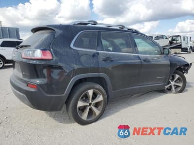 Trzecie zdjęcie samochodu z tyłu: 2019 JEEP CHEROKEE LIMITED VIN:1C4PJLDB4KD302444 - miniatura