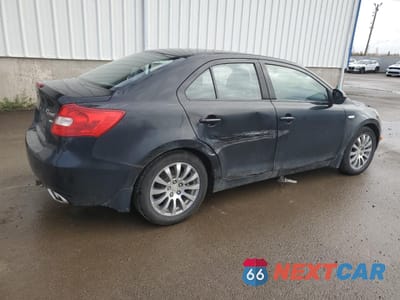 Trzecie zdjęcie samochodu z tyłu: 2012 SUZUKI KIZASHI SE VIN:JS2RF9A32C6100580 - miniatura