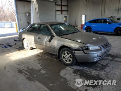 Czwarte zdjęcie samochodu z boku: 1998 TOYOTA CAMRY CE VIN:4T1BG22K4WU198304 - miniatura