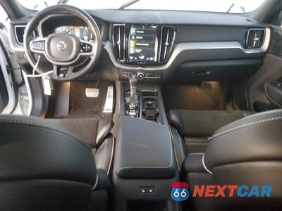 Zdjęcie 8 z 12 samochodu: 2019 VOLVO XC60 T6 R-DESIGN VIN:LYVA22RM7KB230771 - miniatura