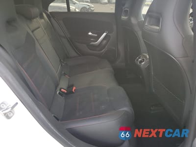 Zdjęcie 10 z 13 samochodu: 2023 MERCEDES-BENZ CLA 250 4MATIC VIN:W1K5J4HB9PN389613 - miniatura