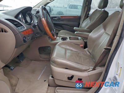 Zdjęcie 7 z 13 samochodu: 2014 CHRYSLER TOWN & COUNTRY LIMITED VIN:2C4RC1GG9ER149950 - miniatura
