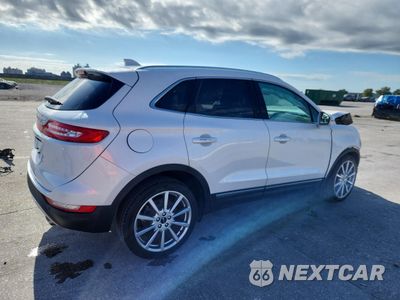 Trzecie zdjęcie samochodu z tyłu: 2019 LINCOLN MKC VIN:5LMCJ3C98KUL01898 - miniatura