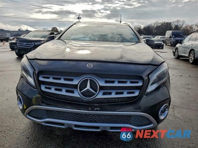 Piąte zdjęcie samochodu w środku: 2019 MERCEDES-BENZ B GLA 250 VIN:WDCTG4EB2KU007158 - miniatura