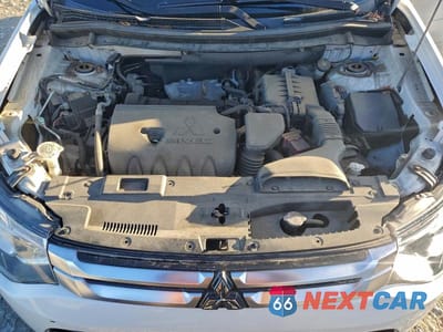 Zdjęcie 12 z 13 samochodu: 2015 MITSUBISHI OUTLANDER SE VIN:JA4AZ3A37FZ009538 - miniatura