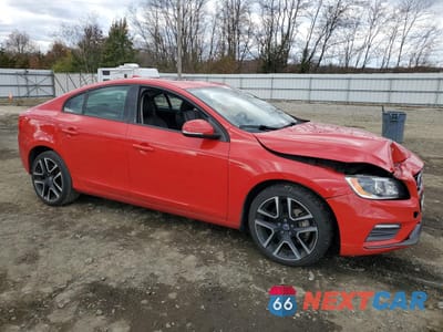 Czwarte zdjęcie samochodu z boku: 2018 VOLVO S60 DYNAMIC VIN:YV140MTL4J2460034 - miniatura