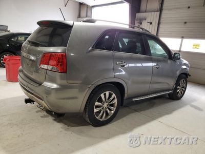Trzecie zdjęcie samochodu z tyłu: 2012 KIA SORENTO SX VIN:5XYKWDA25CG308875 - miniatura