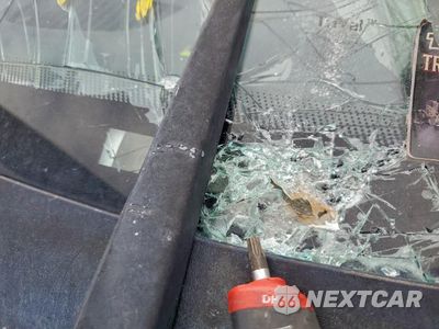 Zdjęcie 12 z 12 samochodu: 2000 DODGE RAM 2500 VIN:3B7KF2366YG136028 - miniatura