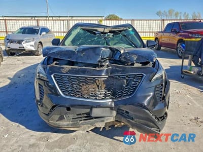 Piąte zdjęcie samochodu w środku: 2019 CADILLAC XT4 LUXURY VIN:1GYAZAR49KF145313 - miniatura