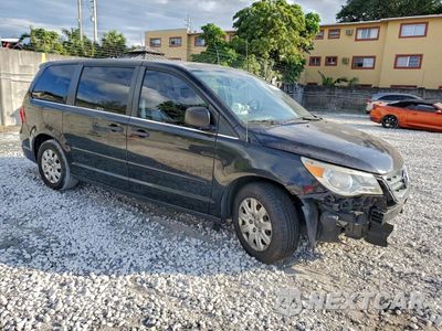 Czwarte zdjęcie samochodu z boku: 2012 VOLKSWAGEN ROUTAN S VIN:2C4RVAAG2CR393830 - miniatura