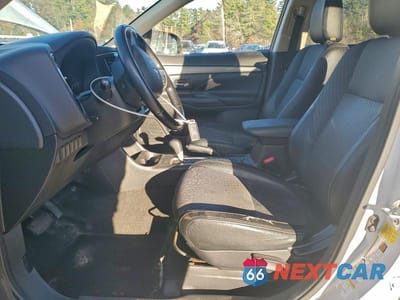Zdjęcie 7 z 13 samochodu: 2015 MITSUBISHI OUTLANDER SE VIN:JA4AZ3A37FZ009538 - miniatura