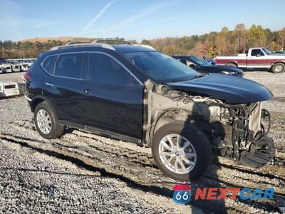 Czwarte zdjęcie samochodu z boku: 2019 NISSAN ROGUE S VIN:5N1AT2MT6KC822701 - miniatura