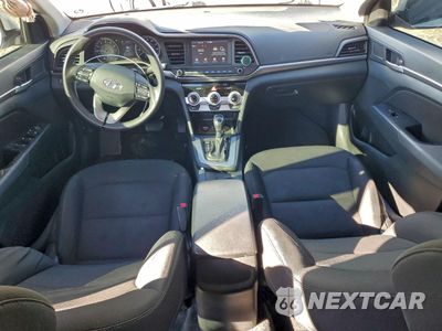 Zdjęcie 8 z 12 samochodu: 2019 HYUNDAI ELANTRA SEL VIN:5NPD84LF4KH490000 - miniatura
