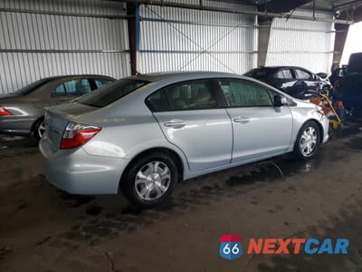 Trzecie zdjęcie samochodu z tyłu: 2012 HONDA CIVIC HYBRID L VIN:JHMFB4F37CS002767 - miniatura