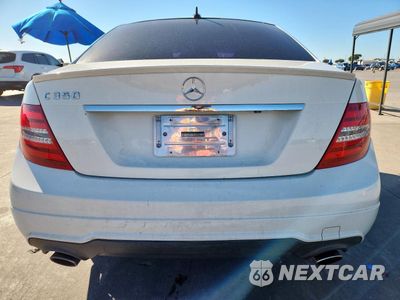 Zdjęcie 6 z 12 samochodu: 2012 MERCEDES-BENZ C 350 VIN:WDDGF5HBXCR239111 - miniatura