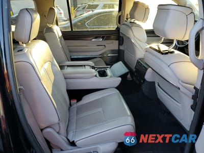 Zdjęcie 11 z 14 samochodu: 2023 JEEP GRAND WAGONEER SERIES II VIN:1C4SJVFP4PS506761 - miniatura