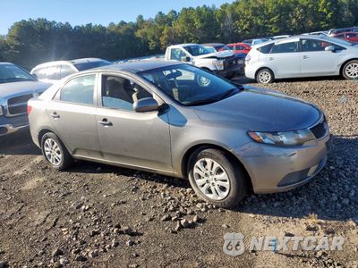 Czwarte zdjęcie samochodu z boku: 2013 KIA FORTE EX VIN:KNAFU4A29D5666446 - miniatura