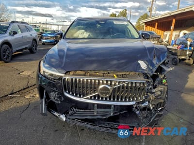 Piąte zdjęcie samochodu w środku: 2023 VOLVO XC60 ULTIMATE VIN:YV4L12RA2P1392899 - miniatura