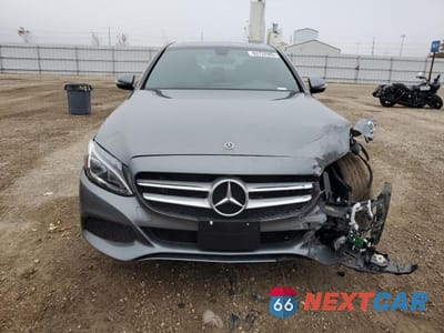 Piąte zdjęcie samochodu w środku: 2018 MERCEDES-BENZ C 300 4MATIC VIN:55SWF4KBXJU262043 - miniatura