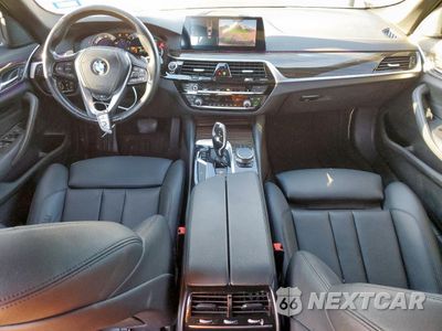 Zdjęcie 8 z 15 samochodu: 2019 BMW 530 XI VIN:WBAJA7C50KWW05389 - miniatura