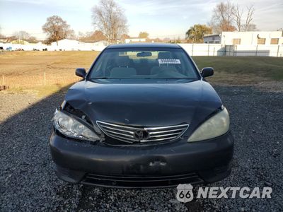 Piąte zdjęcie samochodu w środku: 2005 TOYOTA CAMRY LE VIN:4T1BE32K15U052582 - miniatura