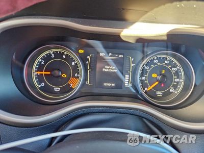 Zdjęcie 9 z 13 samochodu: 2015 JEEP CHEROKEE LATITUDE VIN:1C4PJLCB5FW601842 - miniatura