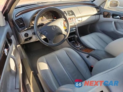 Zdjęcie 8 z 11 samochodu: 2000 MERCEDES-BENZ CLK 320 VIN:WDBLK65G2YT029086 - miniatura