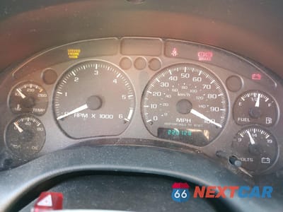 Zdjęcie 9 z 15 samochodu: 2000 GMC JIMMY / ENVOY VIN:1GKDT13W1Y2266954 - miniatura